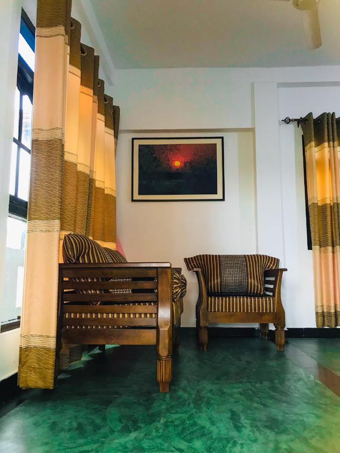 Dinu Villa กอลล์ ภายนอก รูปภาพ